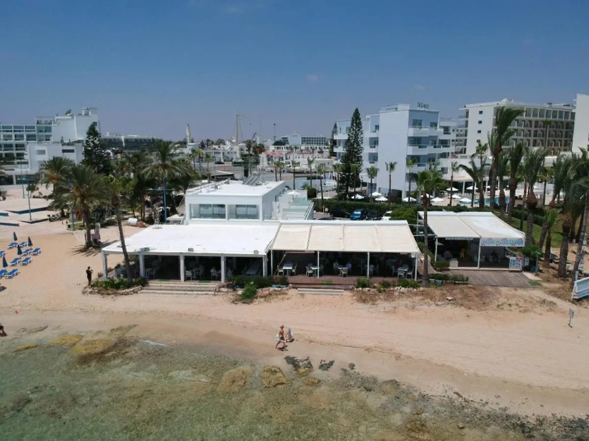 Lägenhetshotell Karousos Beach Rooms Ayia Napa