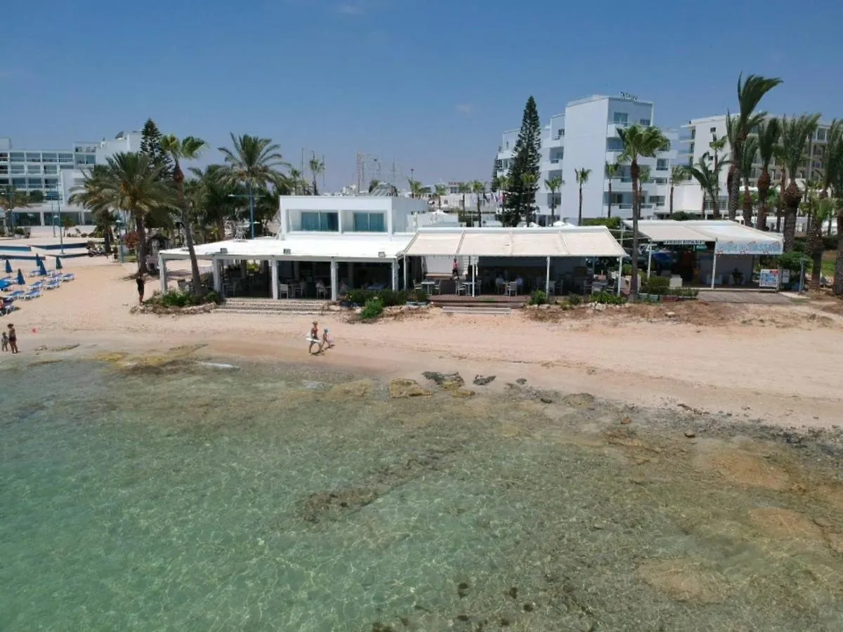 Karousos Beach Rooms Ajía Nápa 0*,