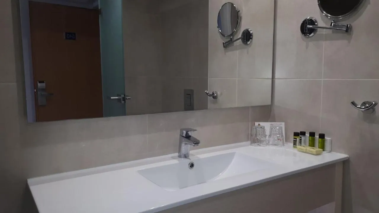 Karousos Beach Rooms Ajía Nápa Apartmanhotel