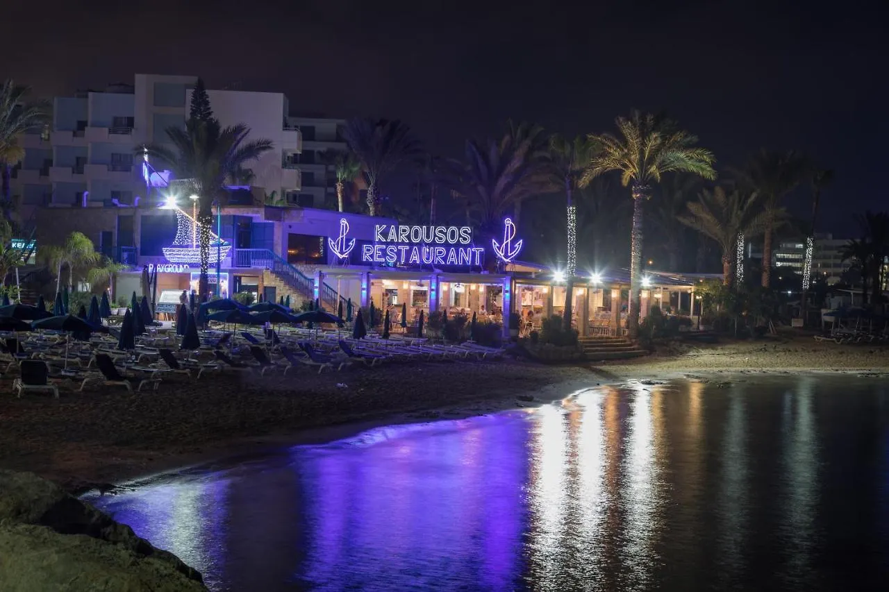 Karousos Beach Rooms Ajía Nápa