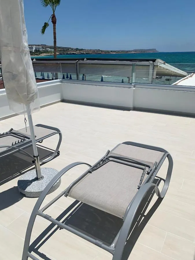 Apartmanhotel Karousos Beach Rooms Ajía Nápa
